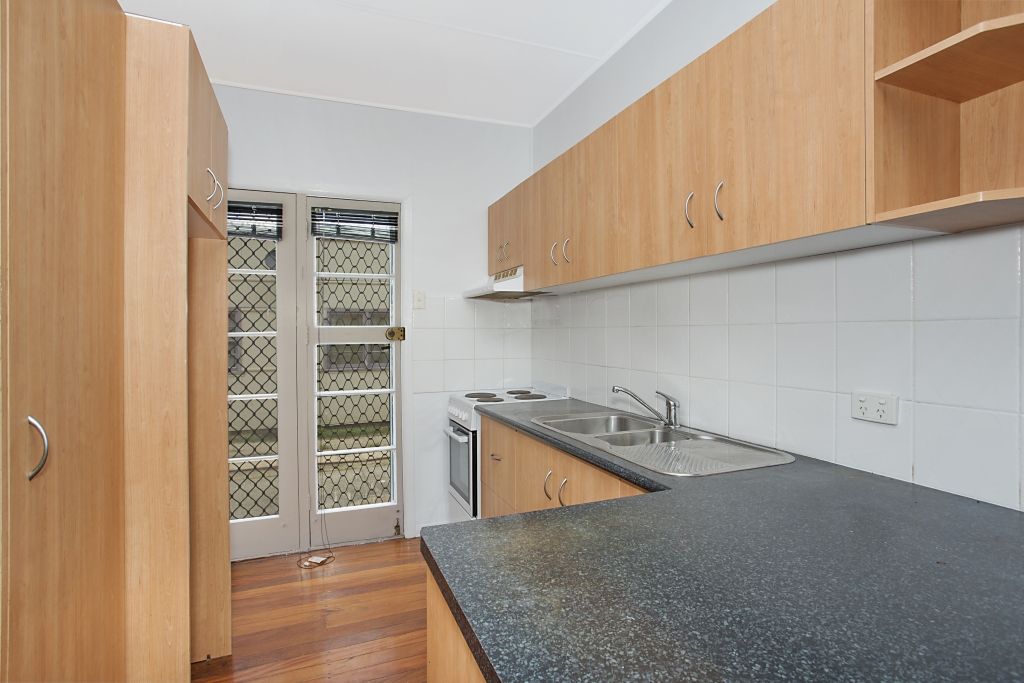 2/10 Haig Street, Kirra QLD 4225, Image 2