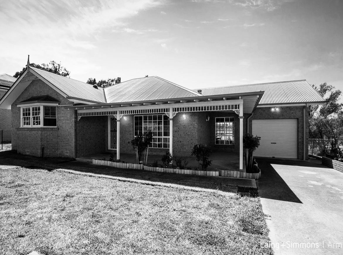 14 Mckenzie Street, Uralla NSW 2358