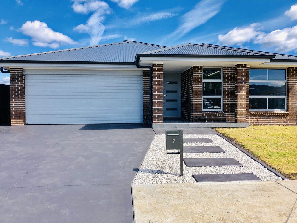 4 bedrooms House in 7 Acland Drive HORSLEY NSW, 2530