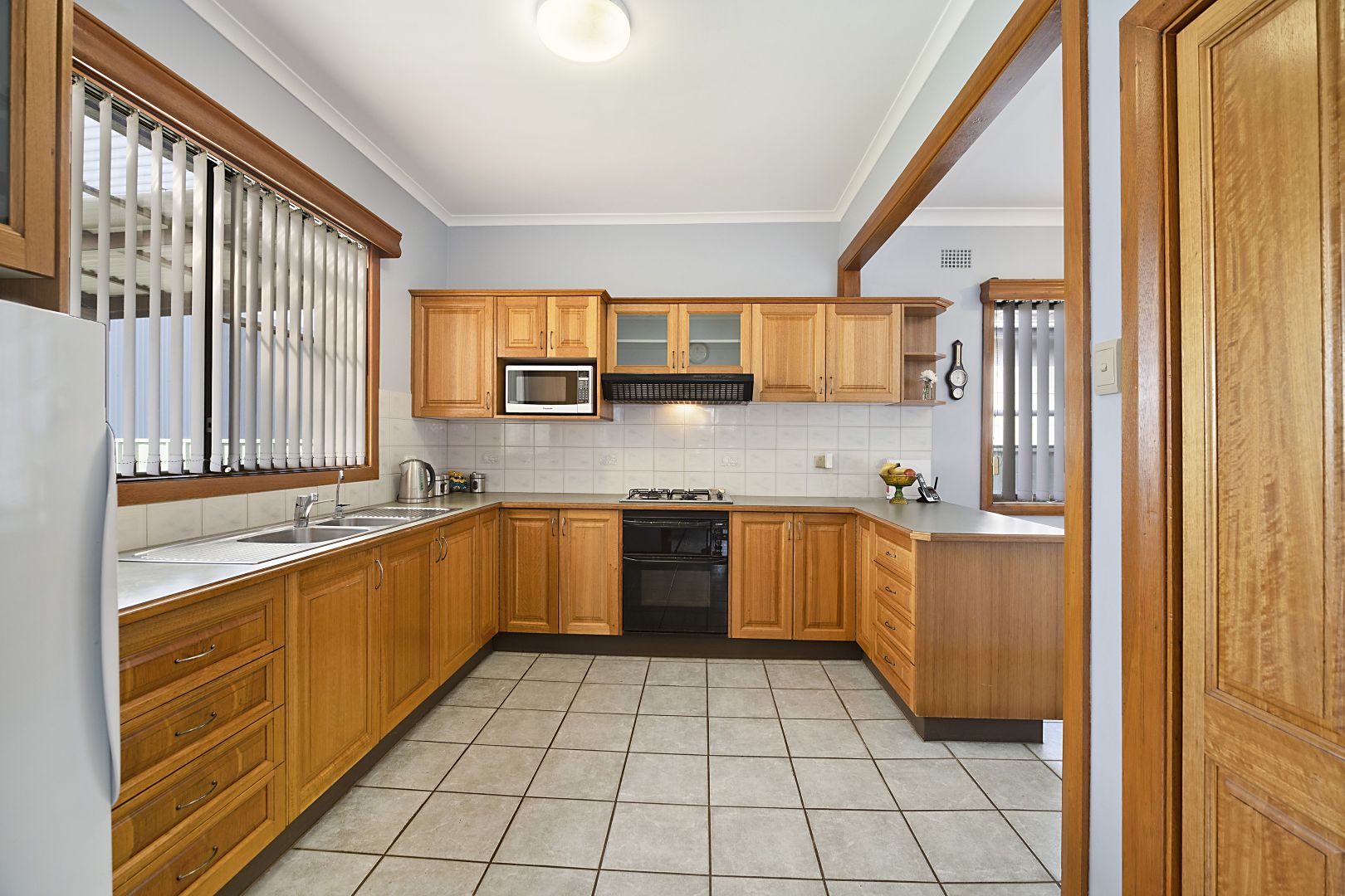 124 Lakeview Parade, Blacksmiths NSW 2281, Image 2