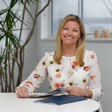 Heidi Bourne, Sales representative