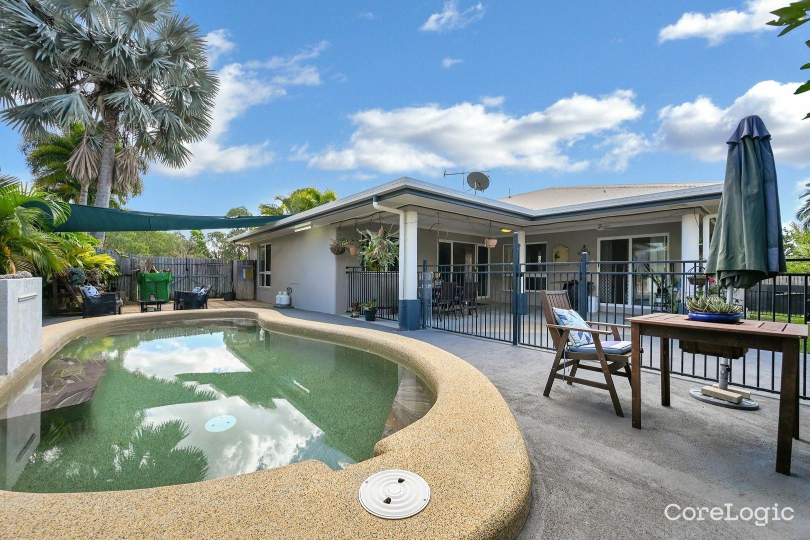 4 bedrooms House in 10 Perisher Court MOUNT LOUISA QLD, 4814