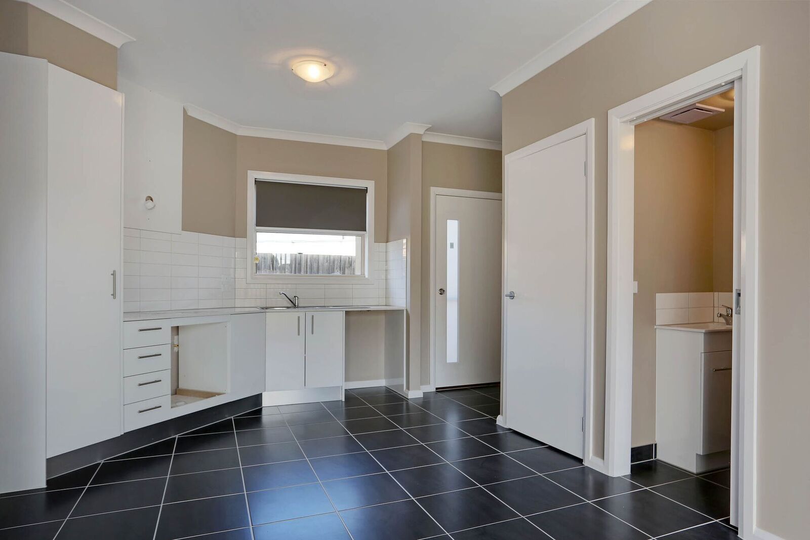 3/24 Lahinch Street, Broadmeadows VIC 3047, Image 2