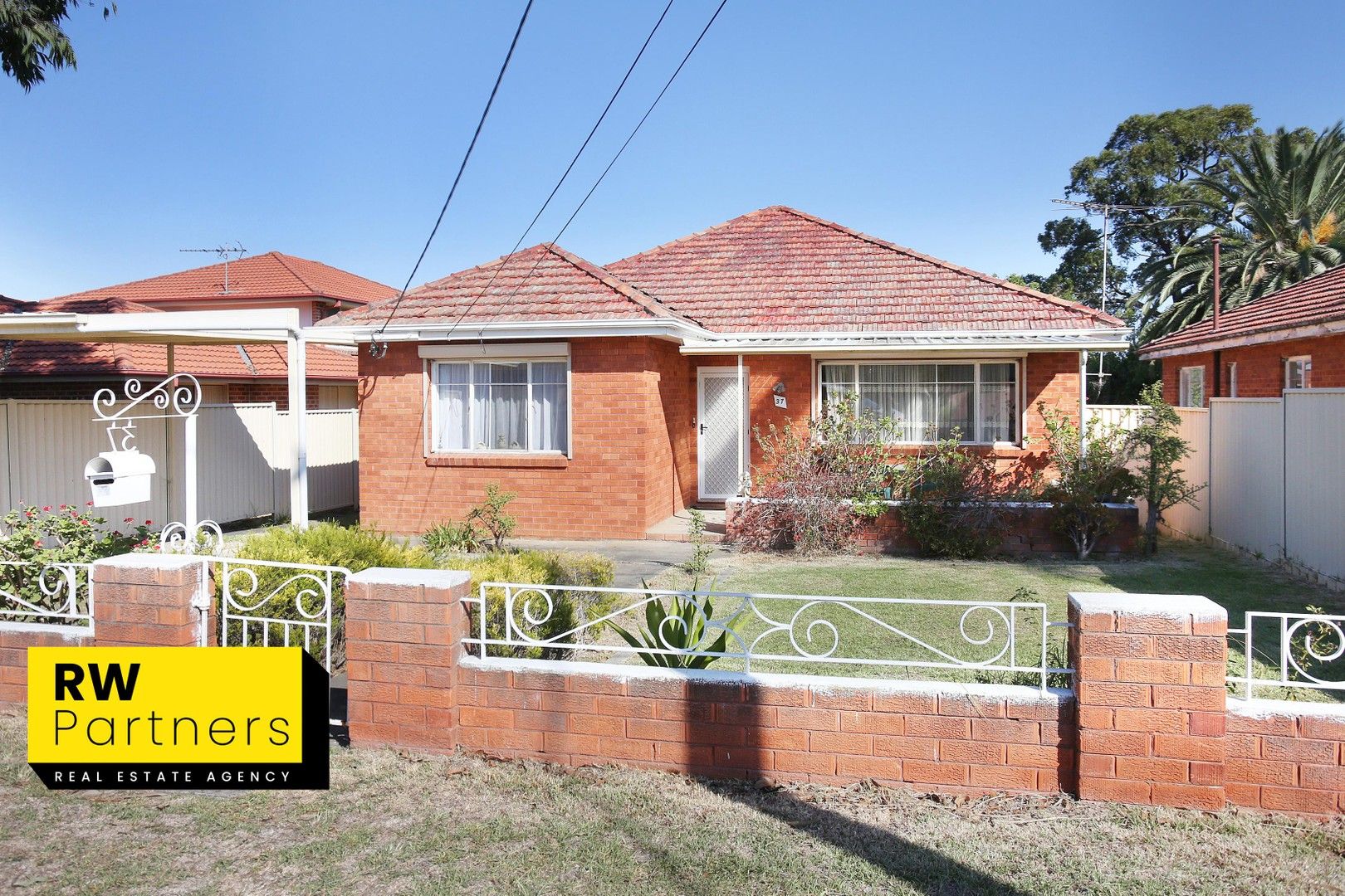 3 bedrooms House in 37 Myddleton Avenue FAIRFIELD NSW, 2165