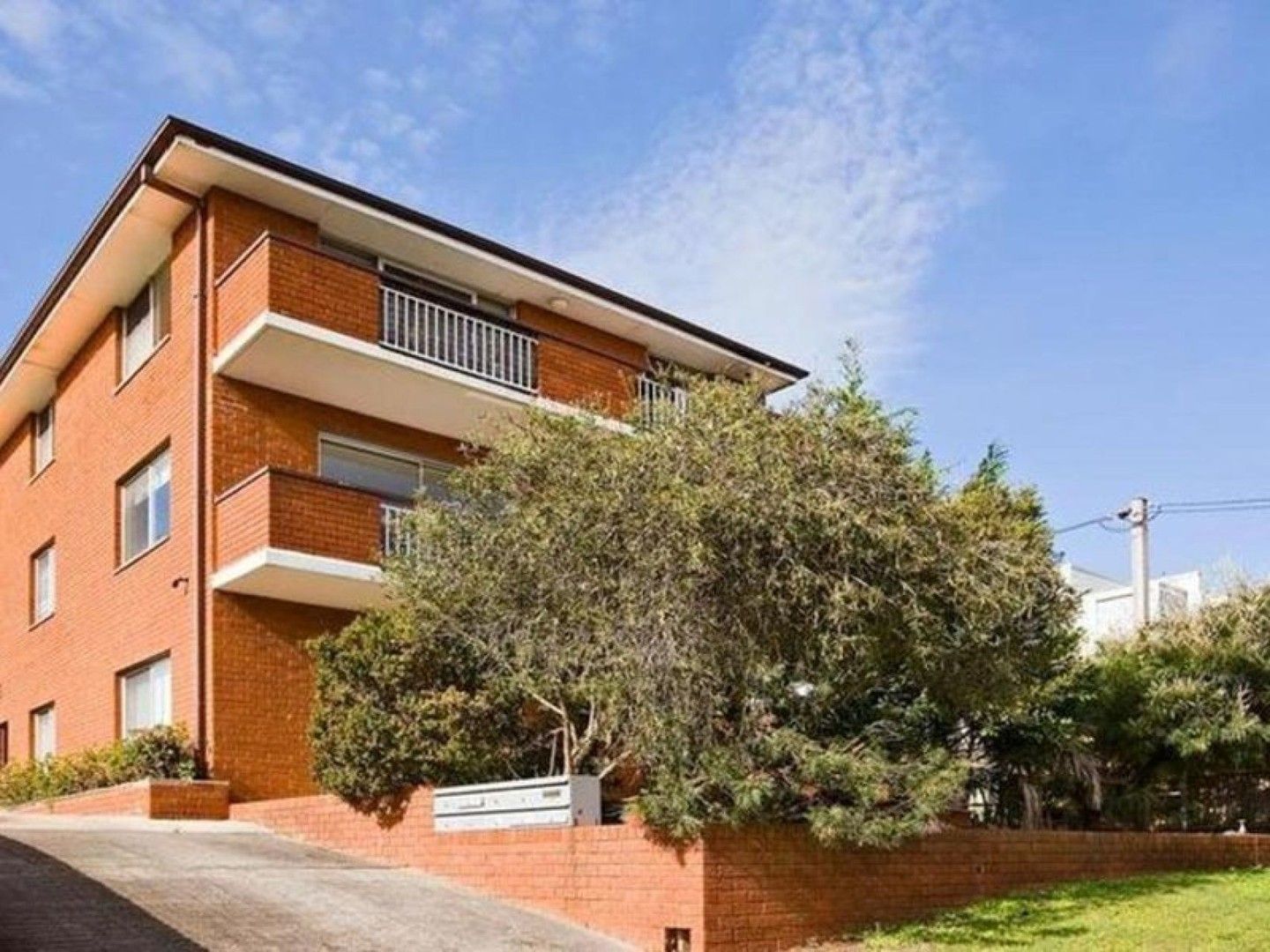 1 bedrooms Apartment / Unit / Flat in 6/127 Lagoon Street NARRABEEN NSW, 2101