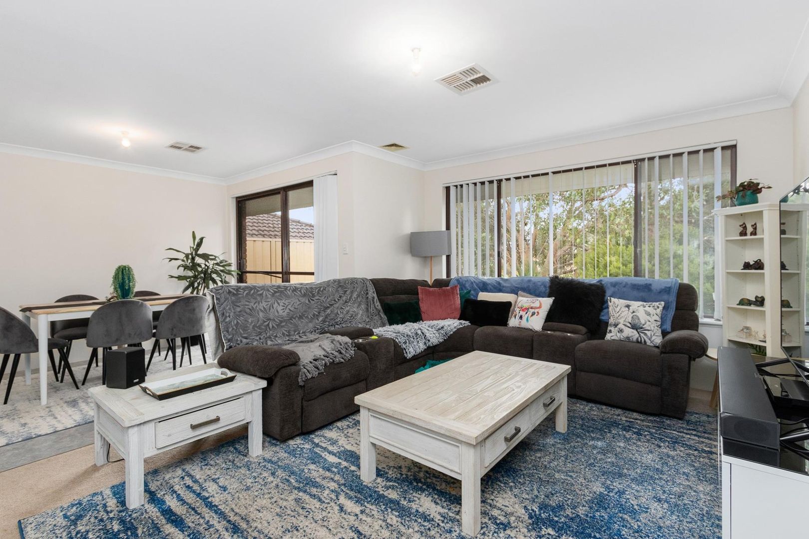 9 PINTAIL PARADE, Ballajura WA 6066, Image 2