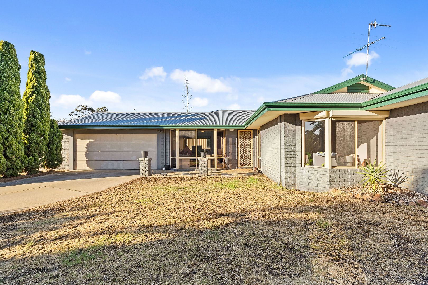 55 Casuarina Drive, Halls Head WA 6210, Image 2