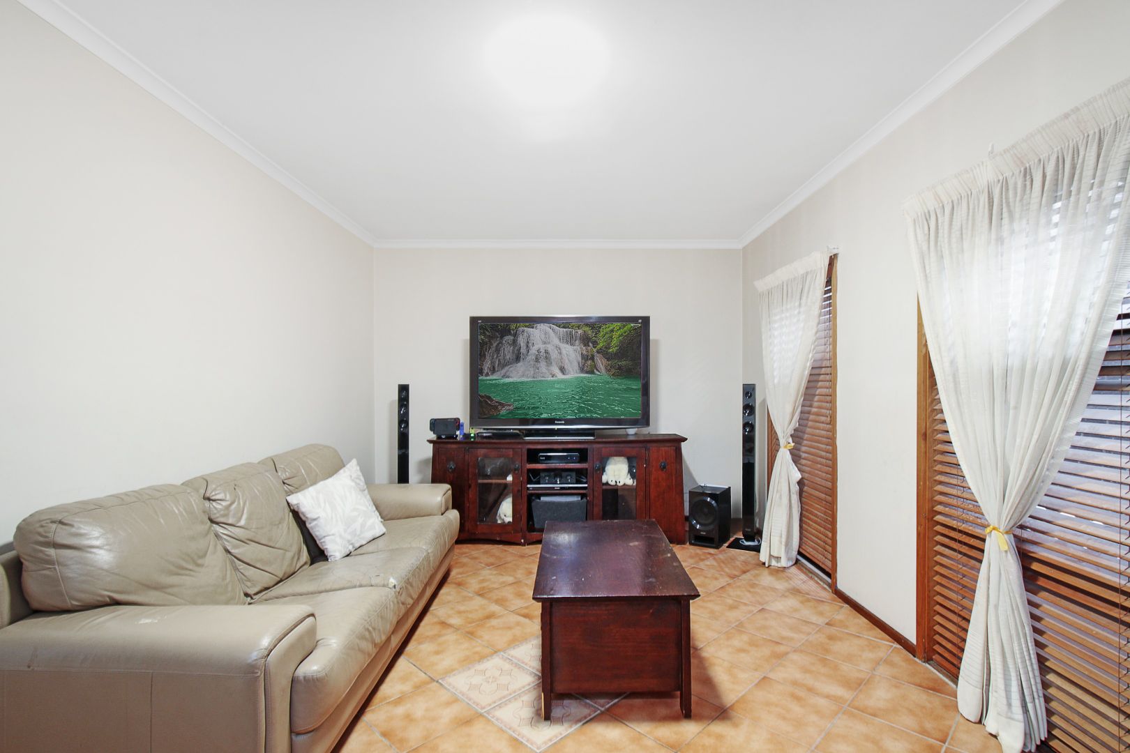 6 & 6A Lee Close, Edensor Park NSW 2176, Image 2