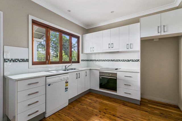 3 bedrooms House in 117 Cedar Street WYNNUM QLD, 4178