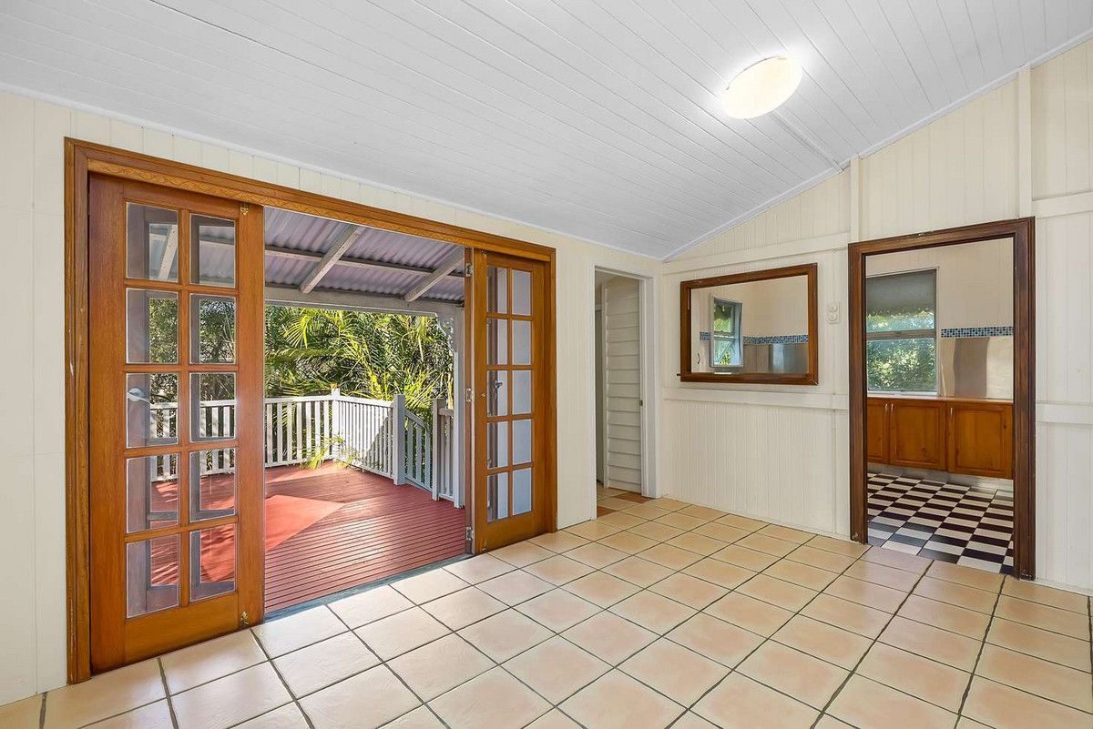 3 bedrooms Apartment / Unit / Flat in 35A Saleyards Lane NEWMARKET QLD, 4051