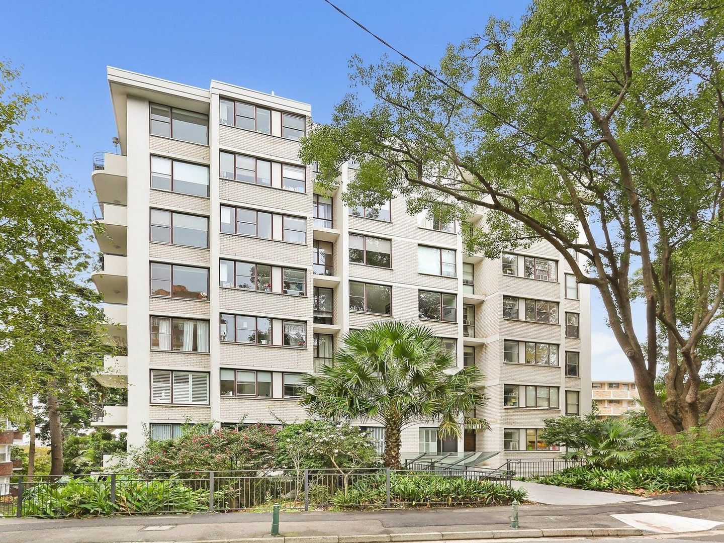 2 bedrooms Apartment / Unit / Flat in 1D/20-22 Onslow Avenue ELIZABETH BAY NSW, 2011