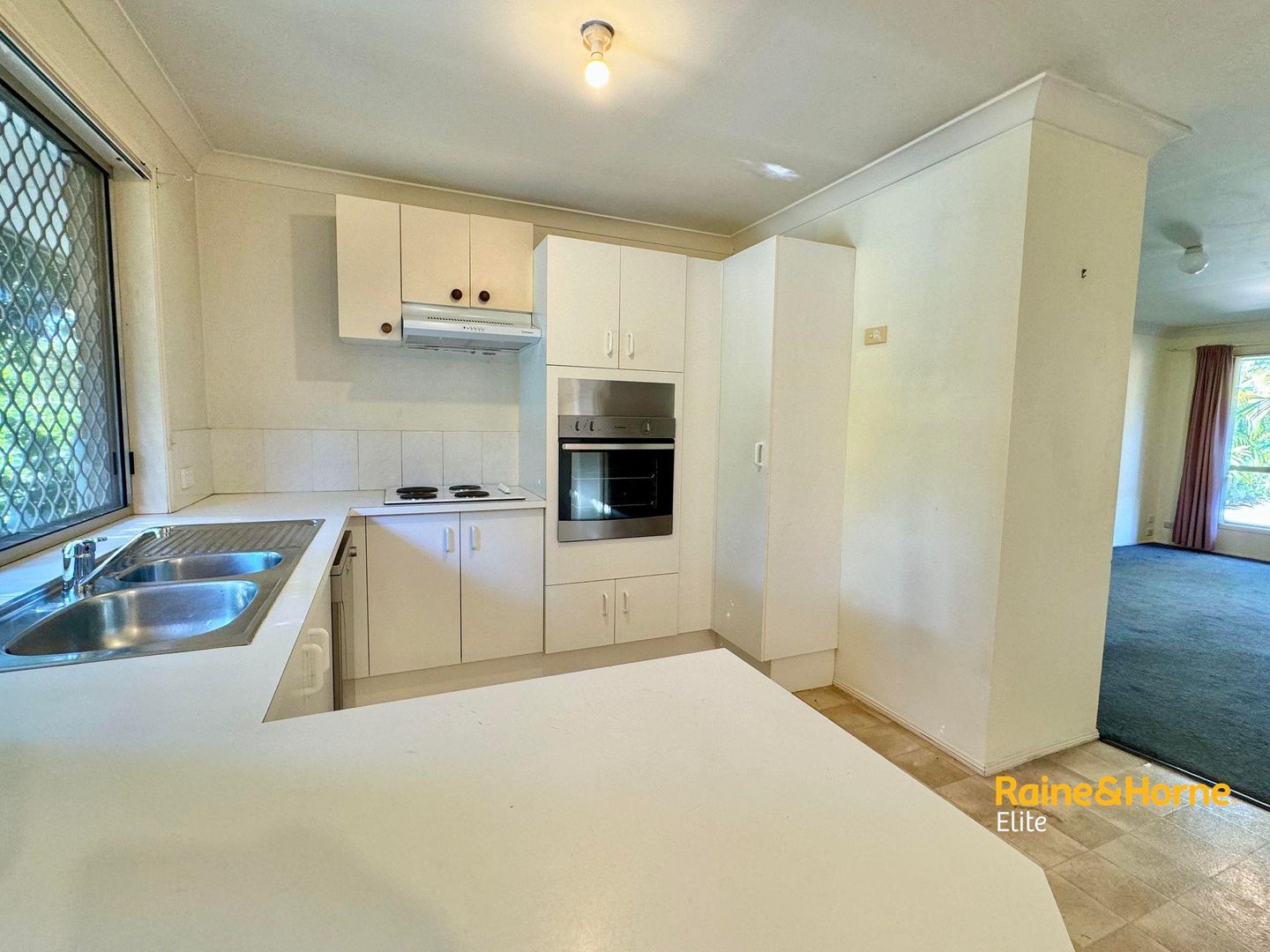 11/2832 Golden Palms Court, Ashmore QLD 4214 House For Rent 585