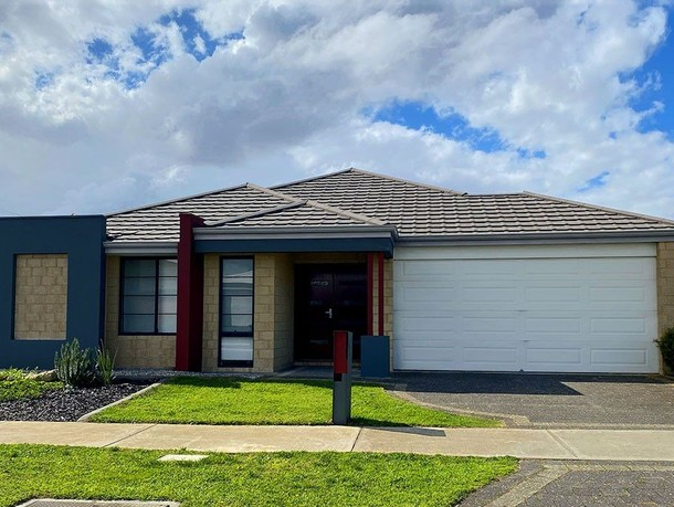 28 Helmsley Parkway, Alkimos WA 6038