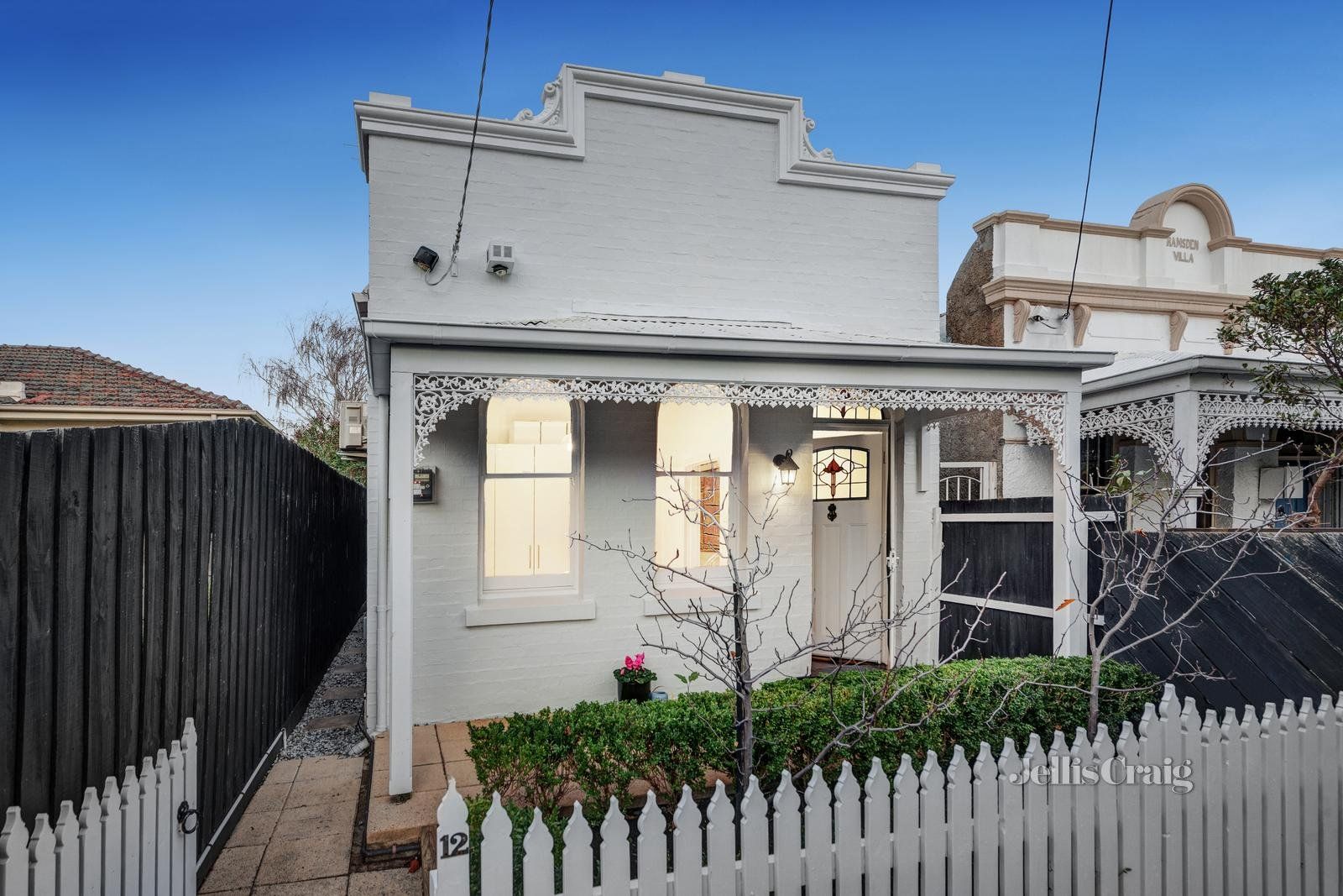 2 bedrooms House in 12 Baldwin Street ARMADALE VIC, 3143