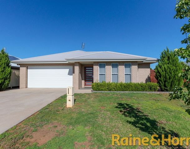 32 Hindmarsh Esplanade, Dubbo NSW 2830