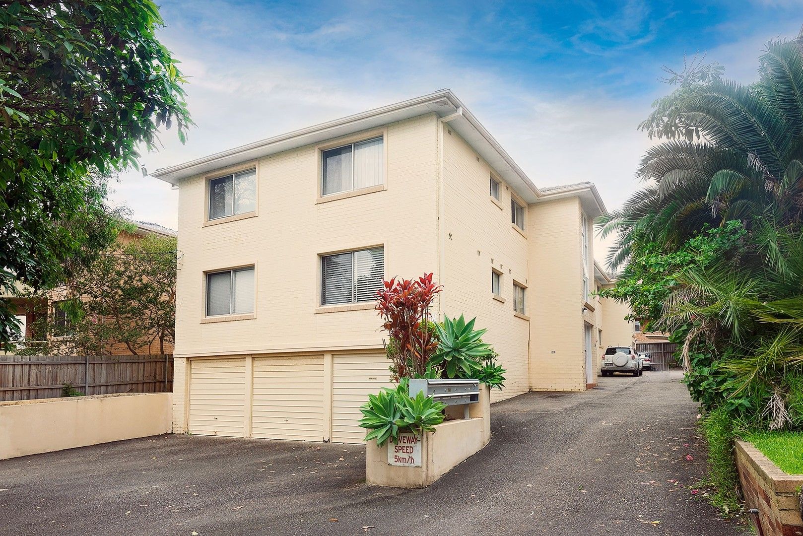 2 bedrooms Apartment / Unit / Flat in 4/117 Pacific Parade DEE WHY NSW, 2099