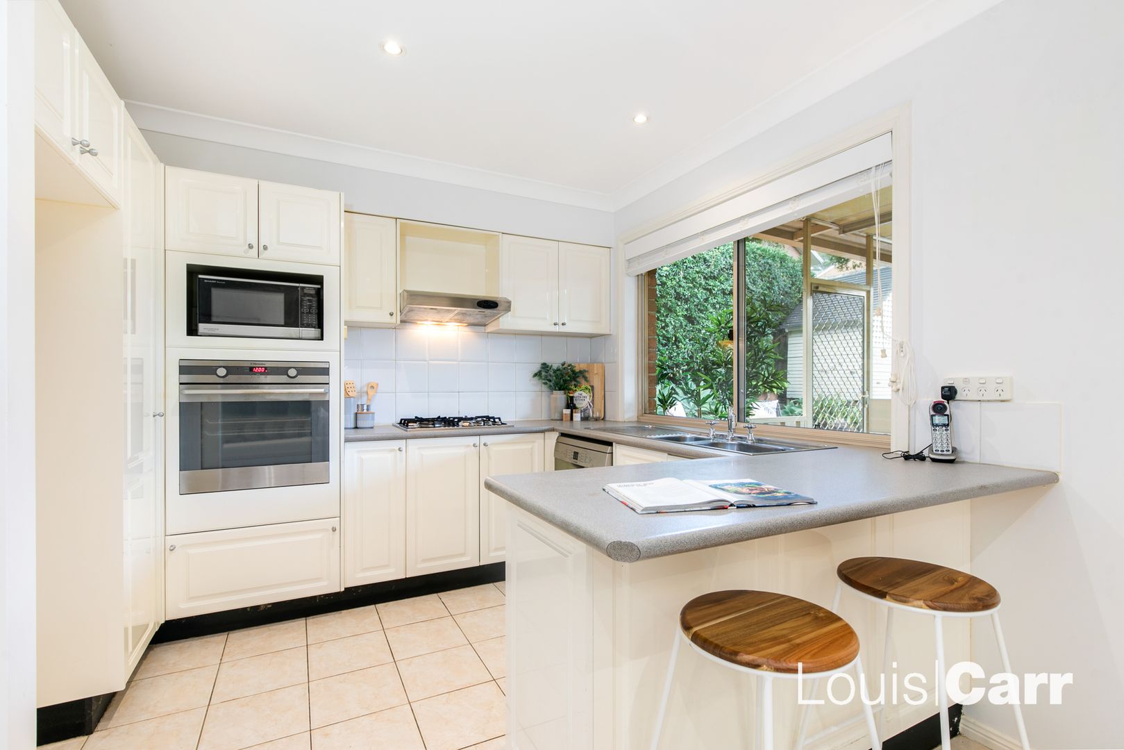 30a Oakhill Drive, Castle Hill NSW 2154, Image 2