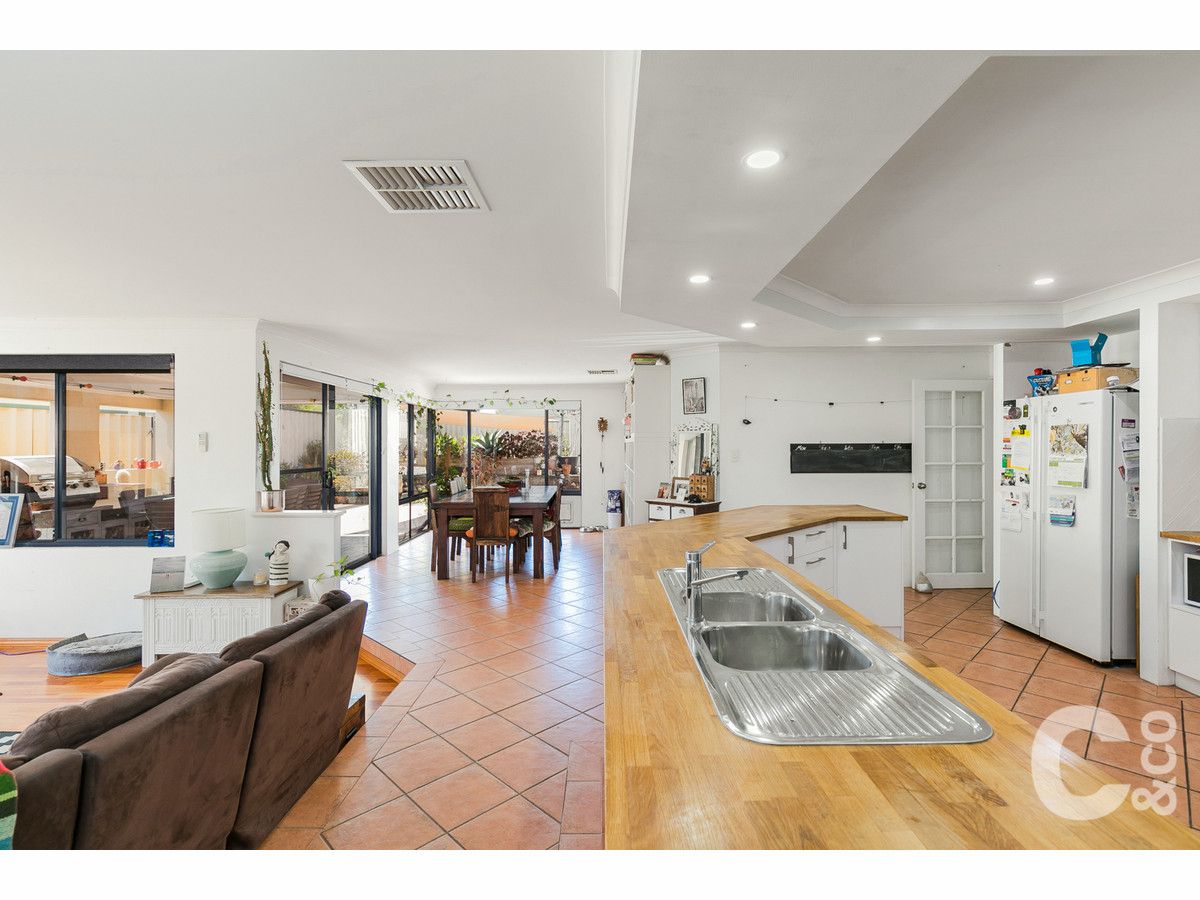 4 bedrooms House in 18 Yelka Way BERTRAM WA, 6167