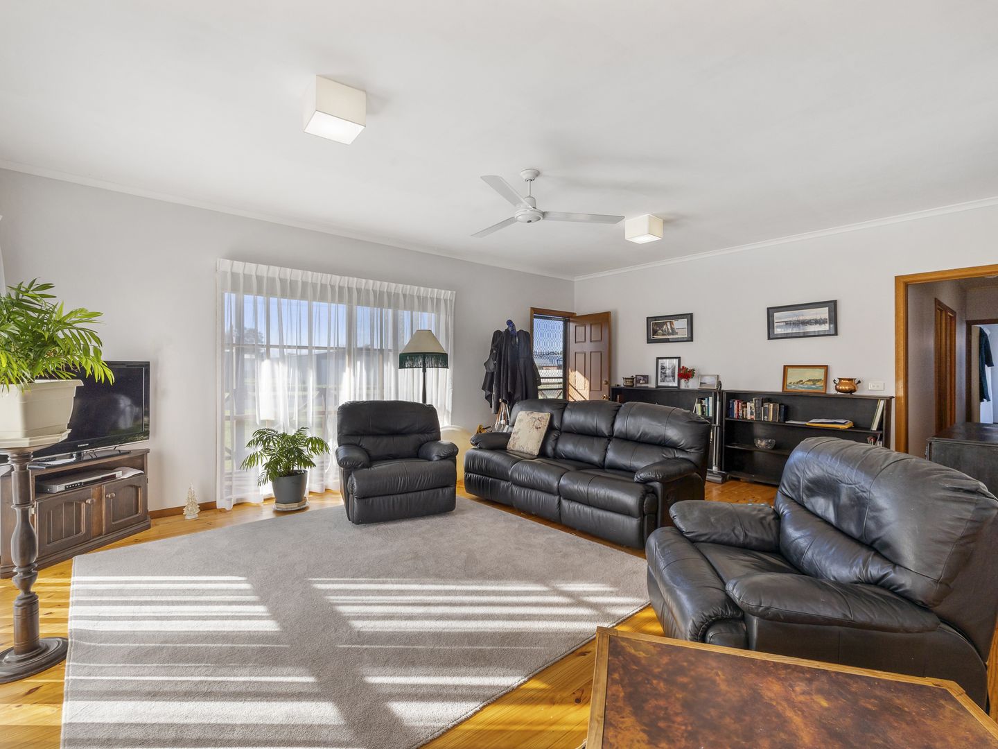84 Townsend St, Port Welshpool VIC 3965, Image 2