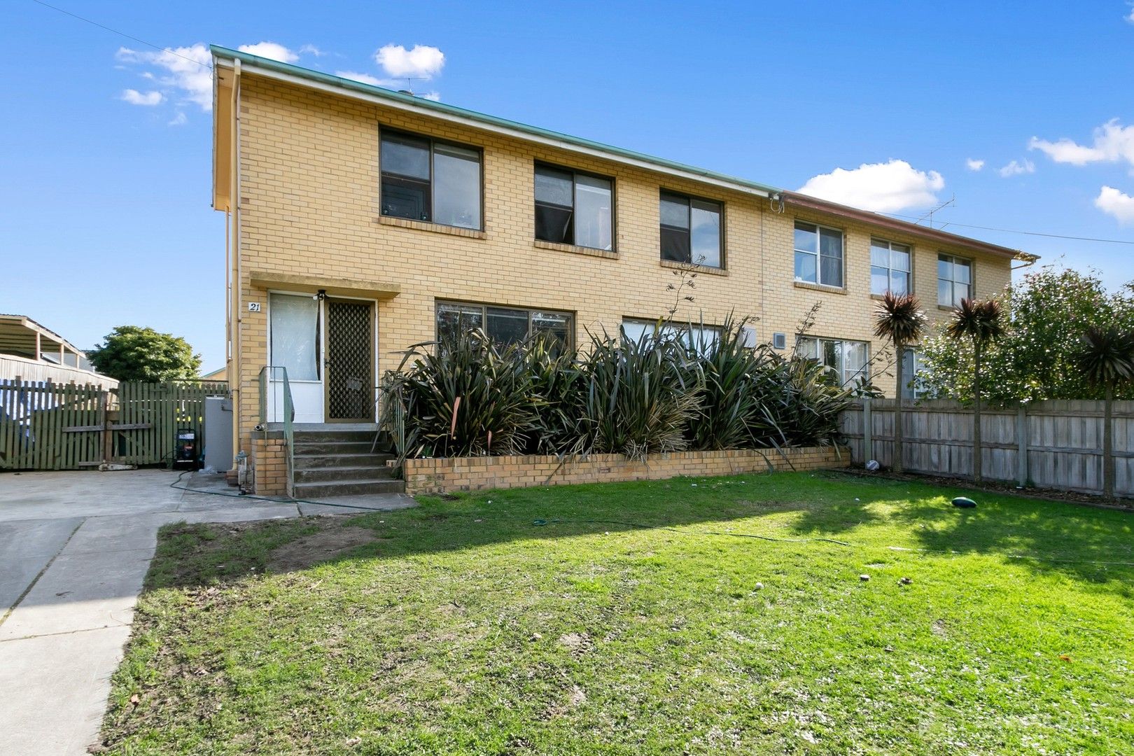 21 White Parade, Churchill VIC 3842, Image 0