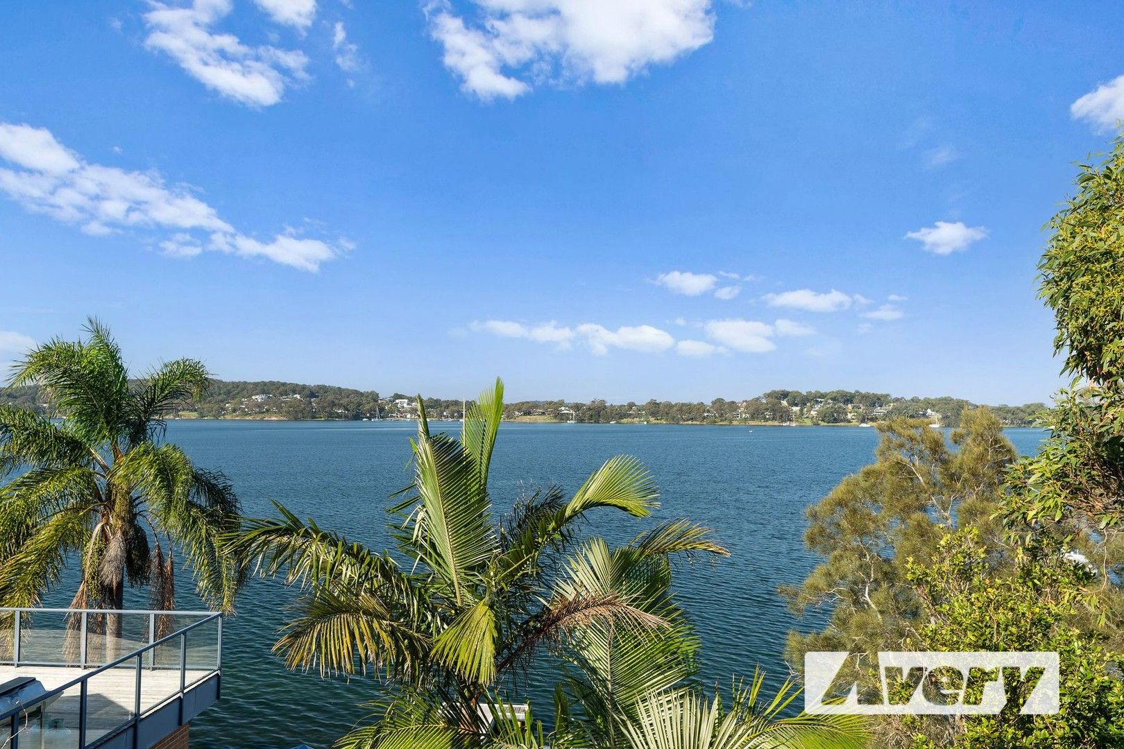3 bedrooms House in 10 Sealand Road FISHING POINT NSW, 2283