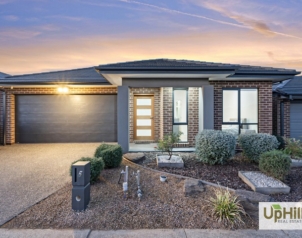 5 Barrier Parade, Clyde North VIC 3978