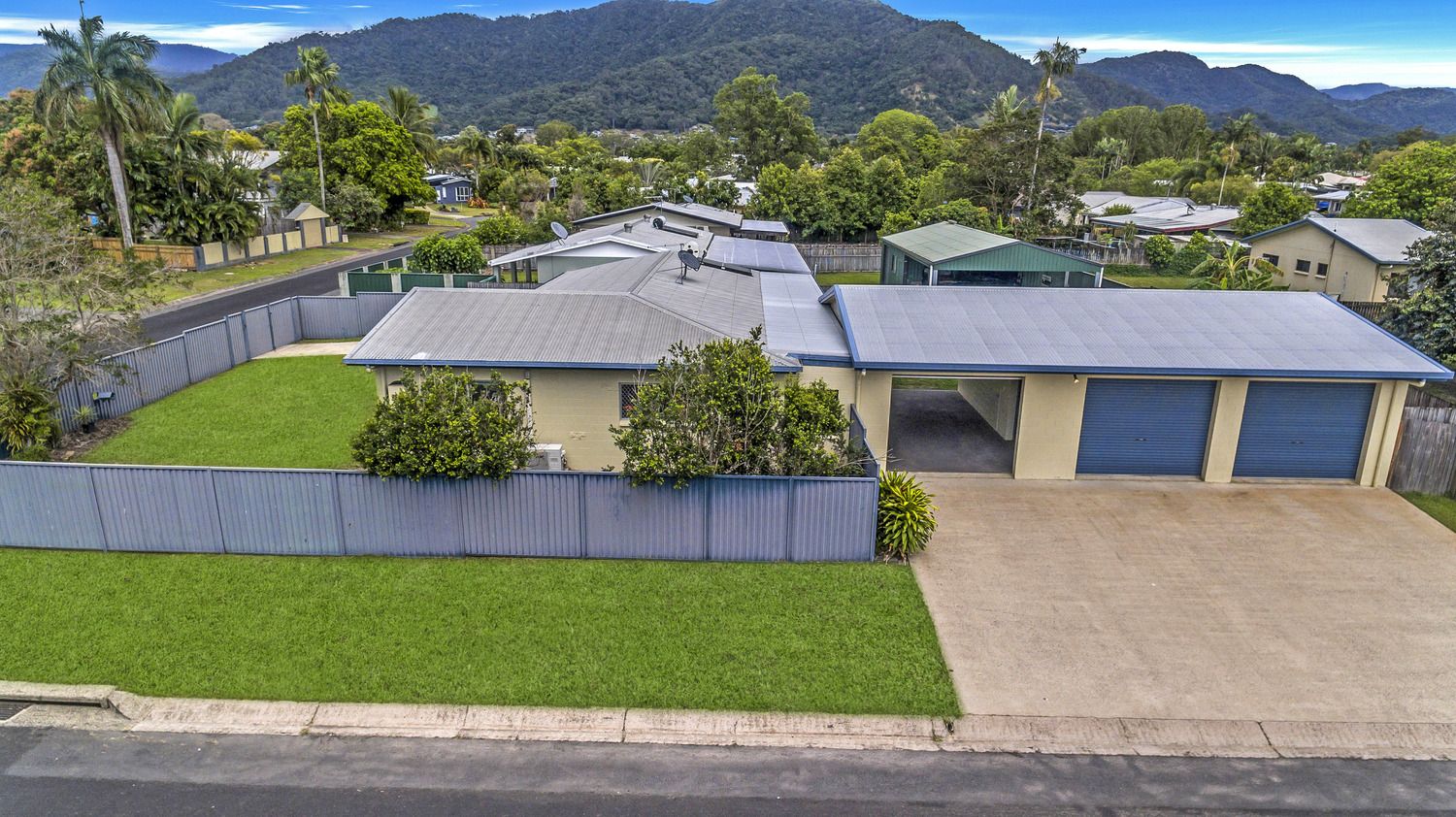 2 Paradise Close, White Rock QLD 4868, Image 0