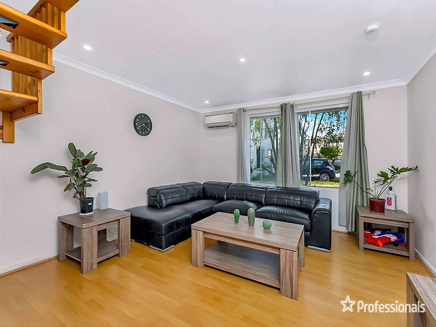 2/2 Ursuline Vista, Queens Park WA 6107, Image 2