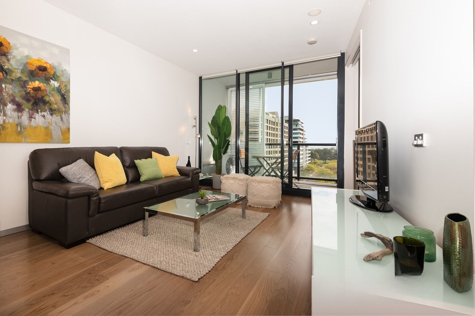2 bedrooms Apartment / Unit / Flat in 605/539 St Kilda Road MELBOURNE VIC, 3004
