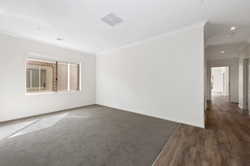 Additional image 5 of 72 Cinnamon Drive, Lake Gardens VIC 3355