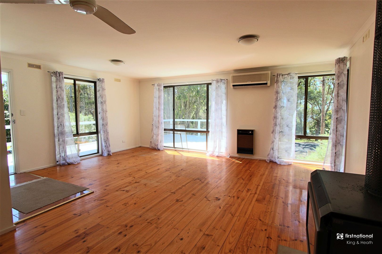 55 Mill Point Road, Lake Tyers Beach VIC 3909, Image 2