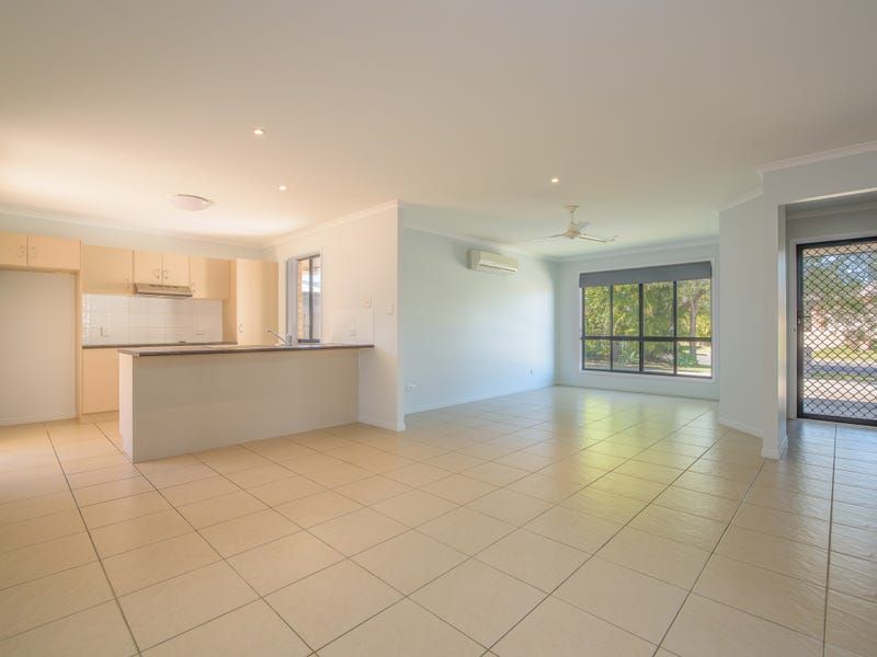 1/12 Golf View Drive, Boyne Island QLD 4680, Image 1