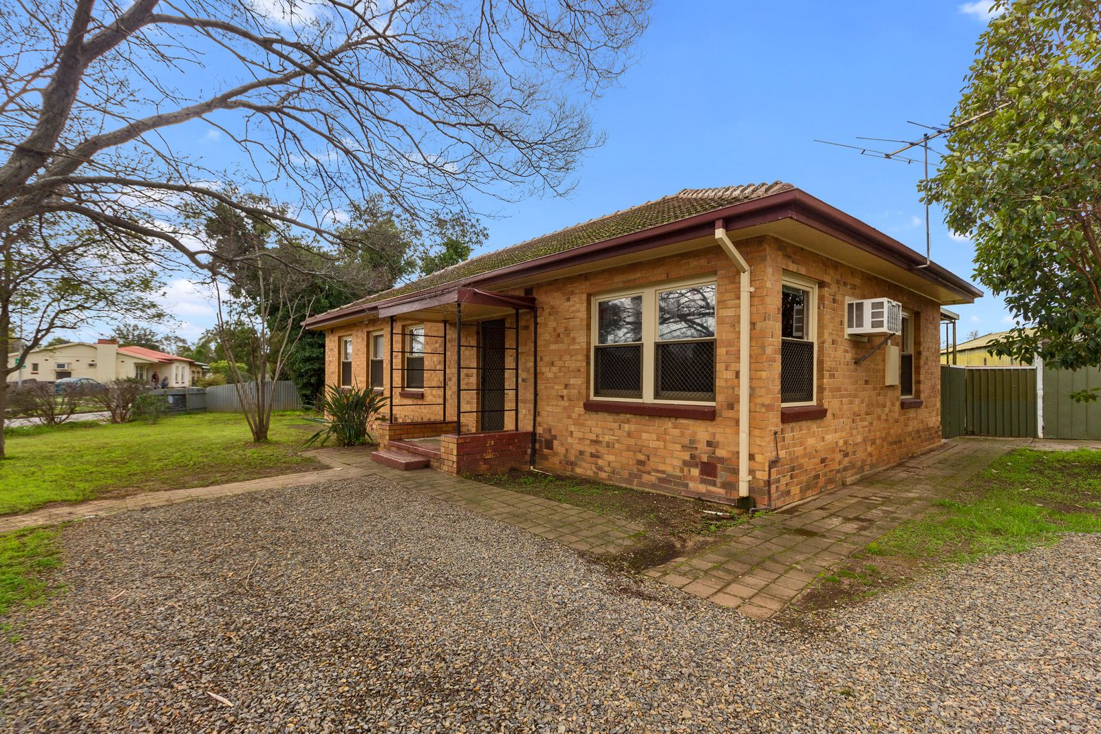 3 bedrooms House in 256 Midway Road ELIZABETH DOWNS SA, 5113