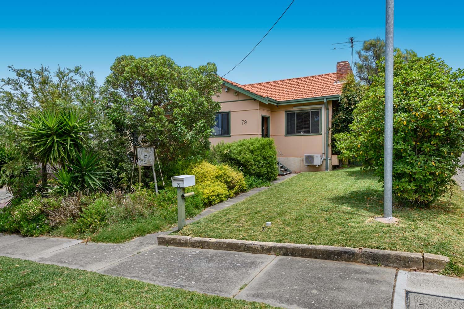 79 Paget Street, Hilton WA 6163, Image 2