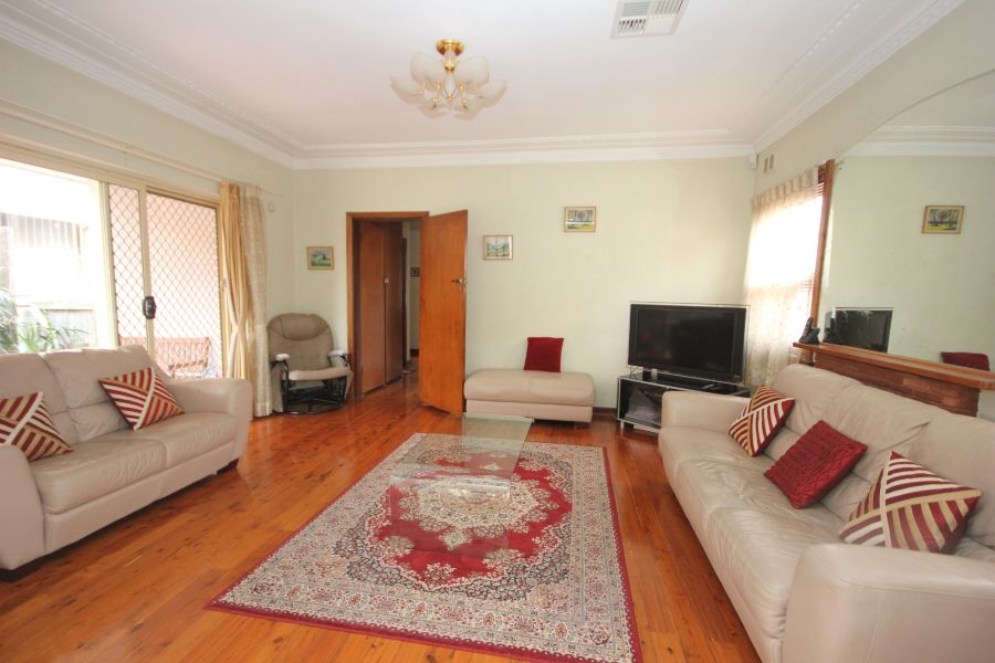 4 Way Street, Kingsgrove NSW 2208, Image 2