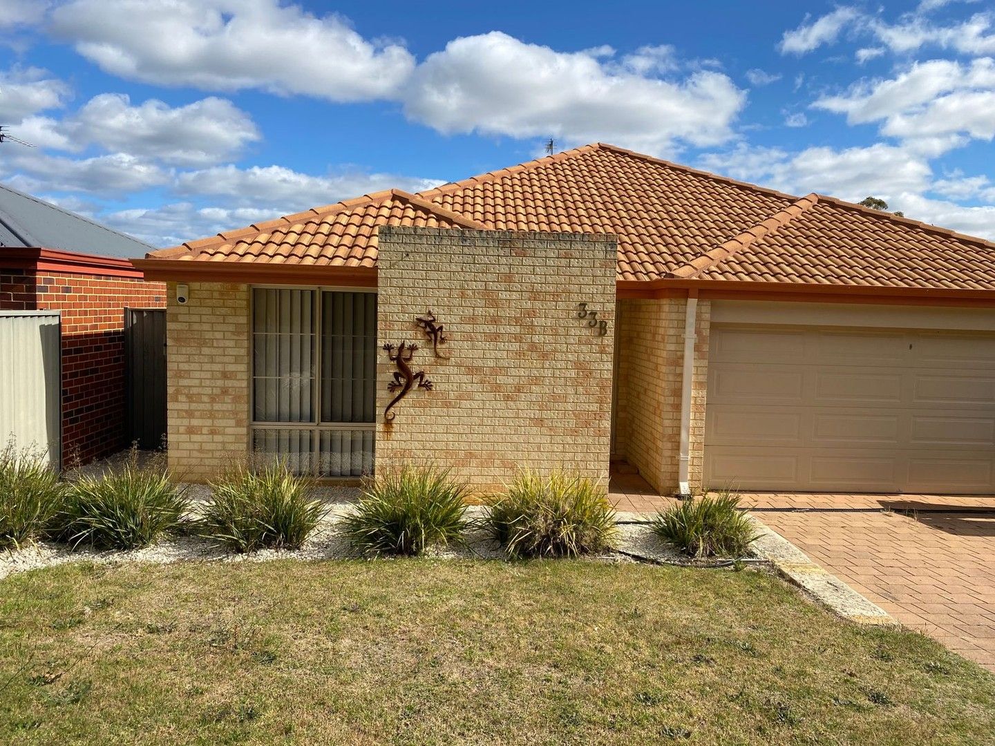 4 bedrooms House in 33B Logue Street WAROONA WA, 6215