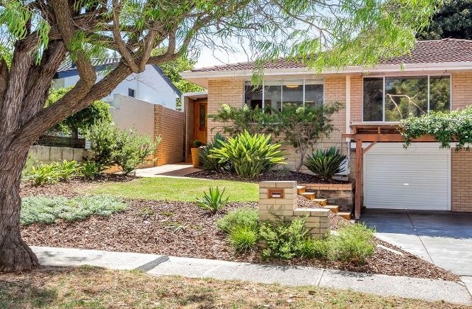 2 bedrooms House in 44 Buxton Road WEMBLEY DOWNS WA, 6019