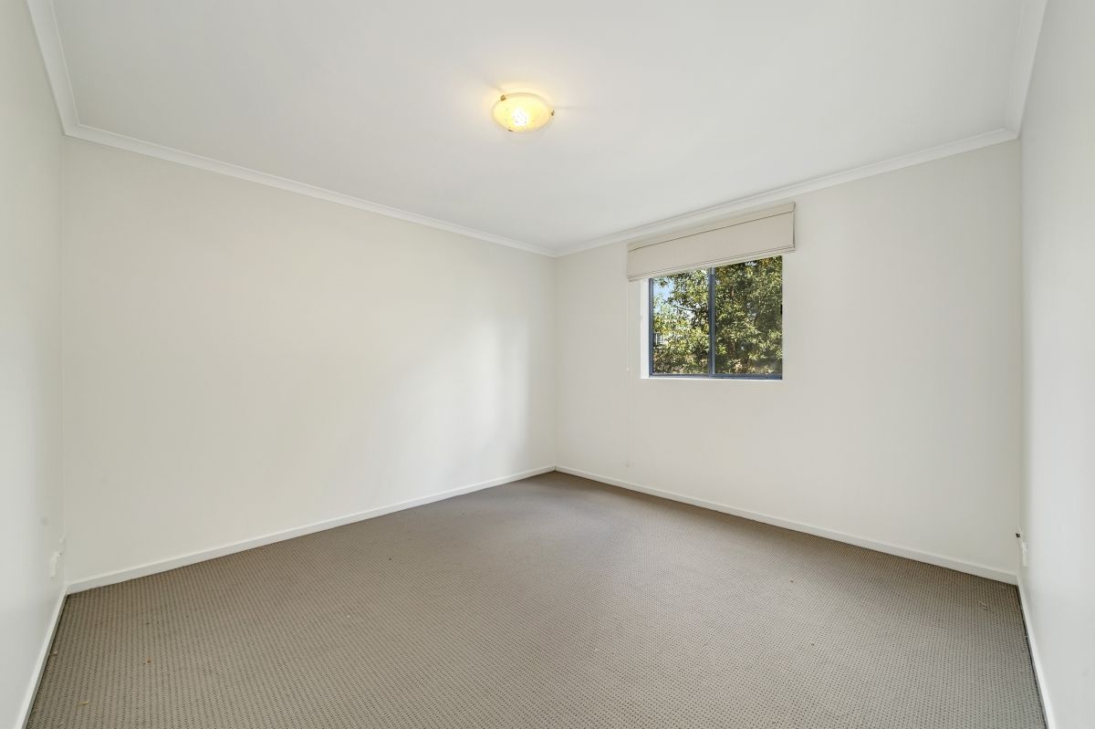 4C/21 Beissel Street, Belconnen ACT 2617, Image 2