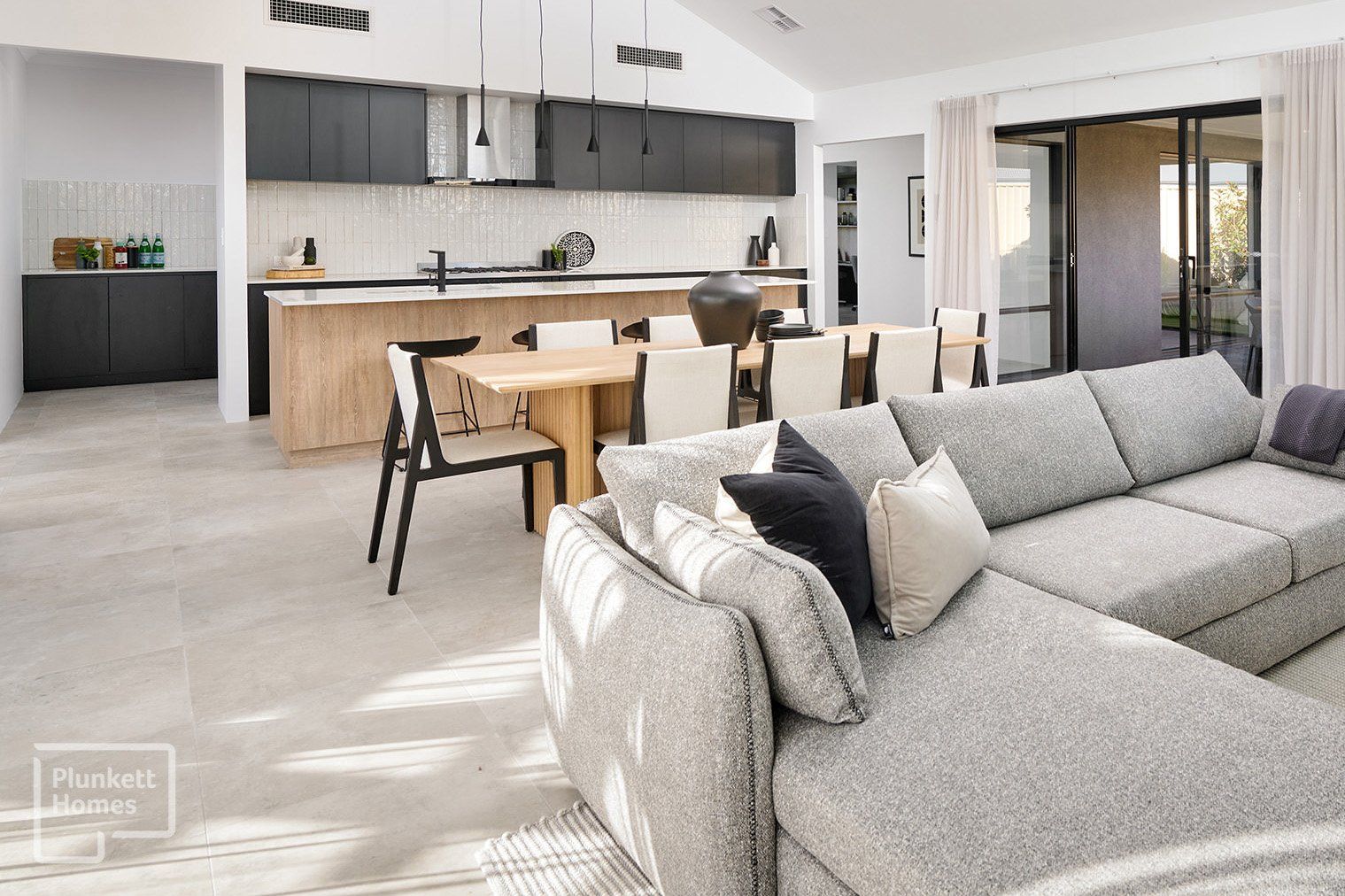 Govan Road, Canning Vale South WA 6155 4 beds house for Sale