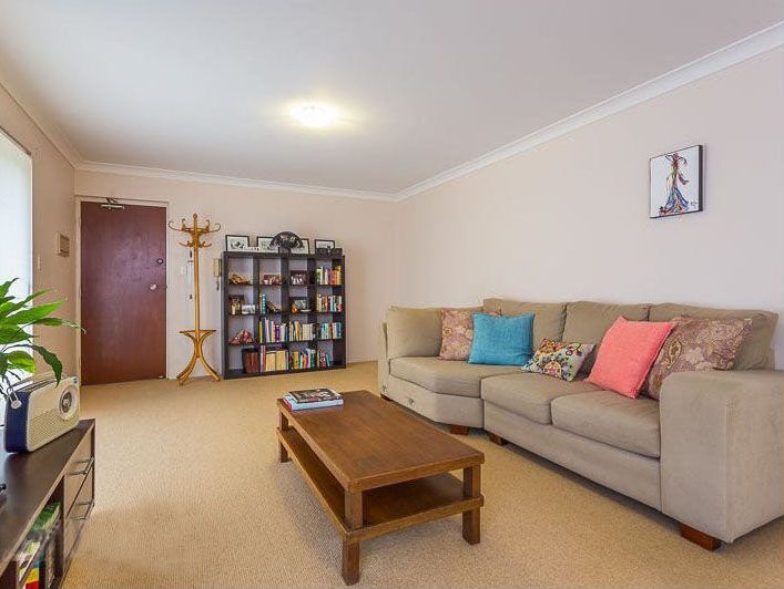 2/42 Macaulay Street, Coorparoo Property History & Address Research