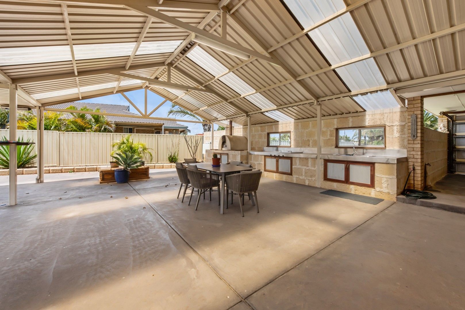 4 bedrooms House in 11 Brierley Court WOORREE WA, 6530