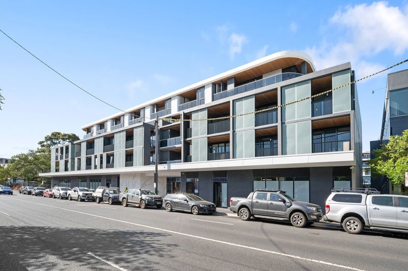 2 bedrooms Apartment / Unit / Flat in 520/200 Burwood Road HAWTHORN VIC, 3122