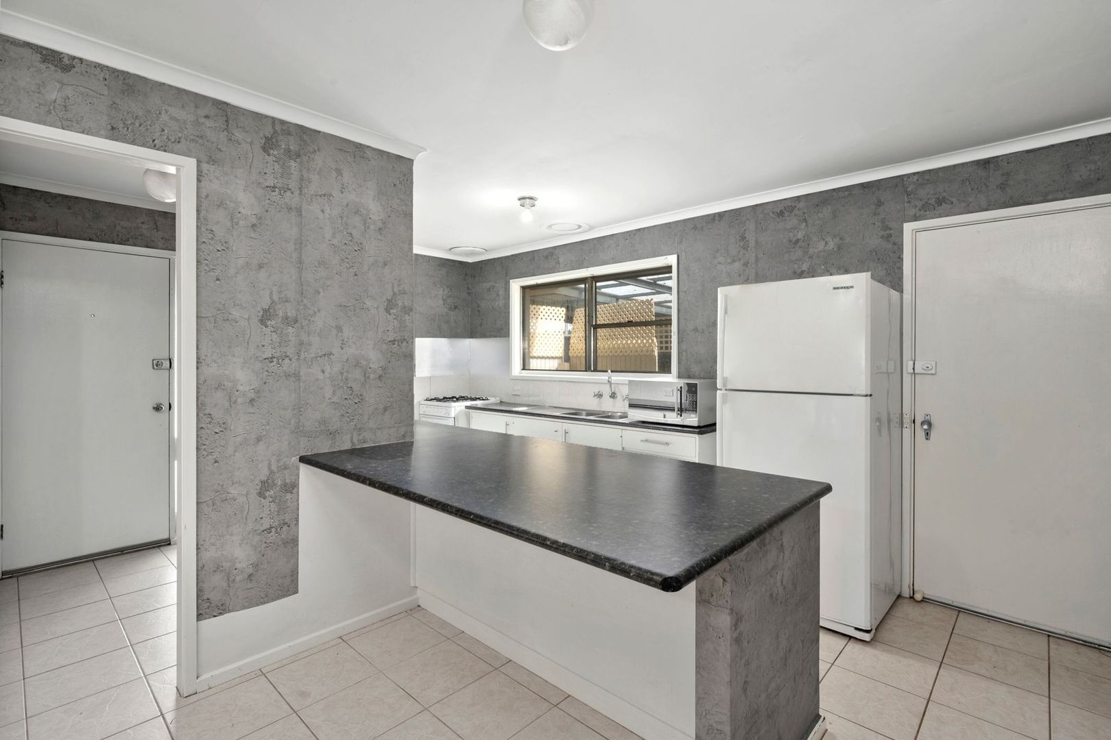 105 Townsend Road, Whittington VIC 3219, Image 2