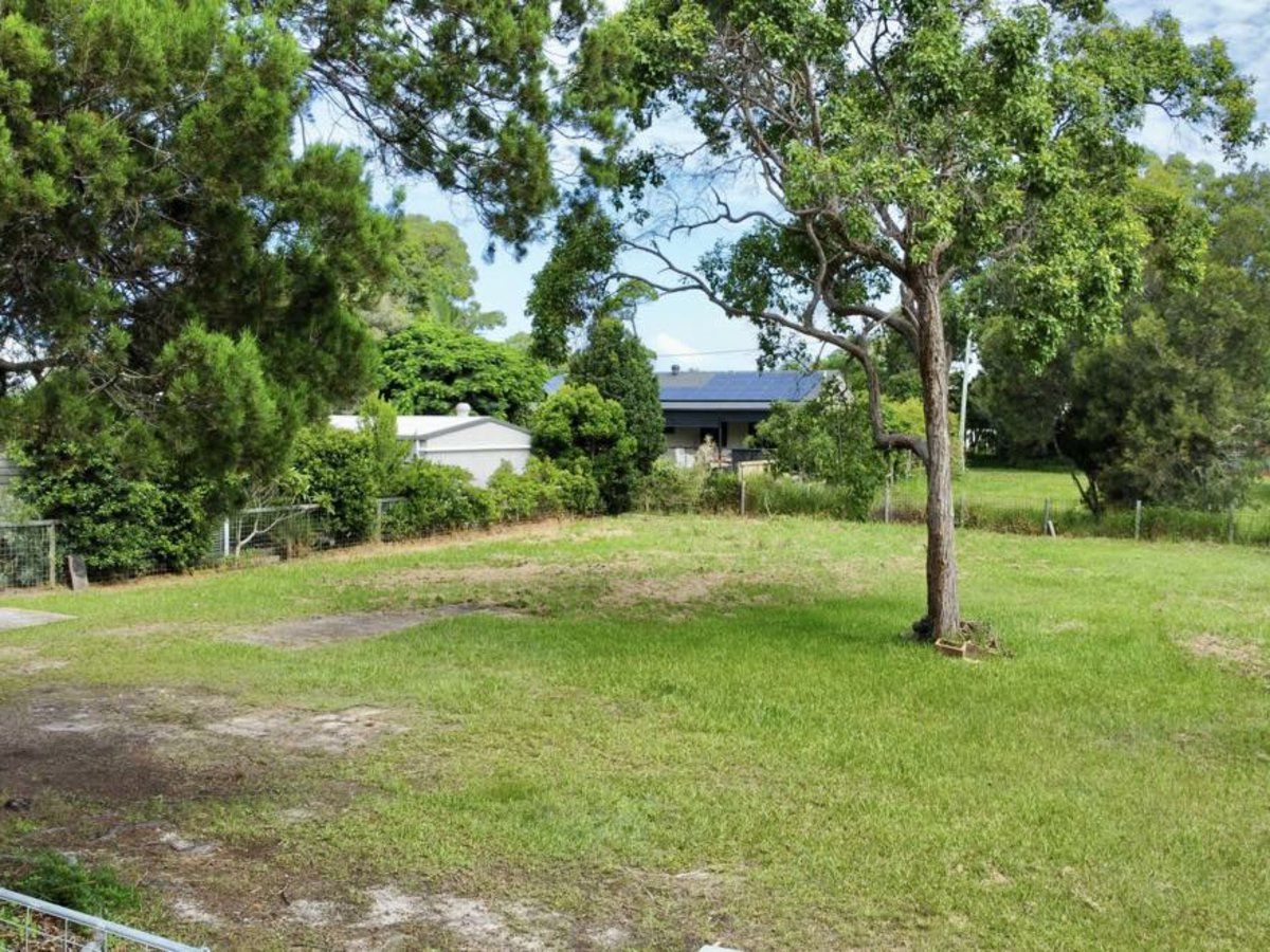 64 Francis Road, Macleay Island QLD 4184, Image 2