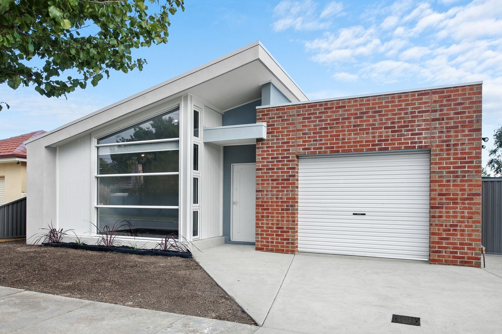 2 bedrooms House in 1A Orama Ave WENDOUREE VIC, 3355