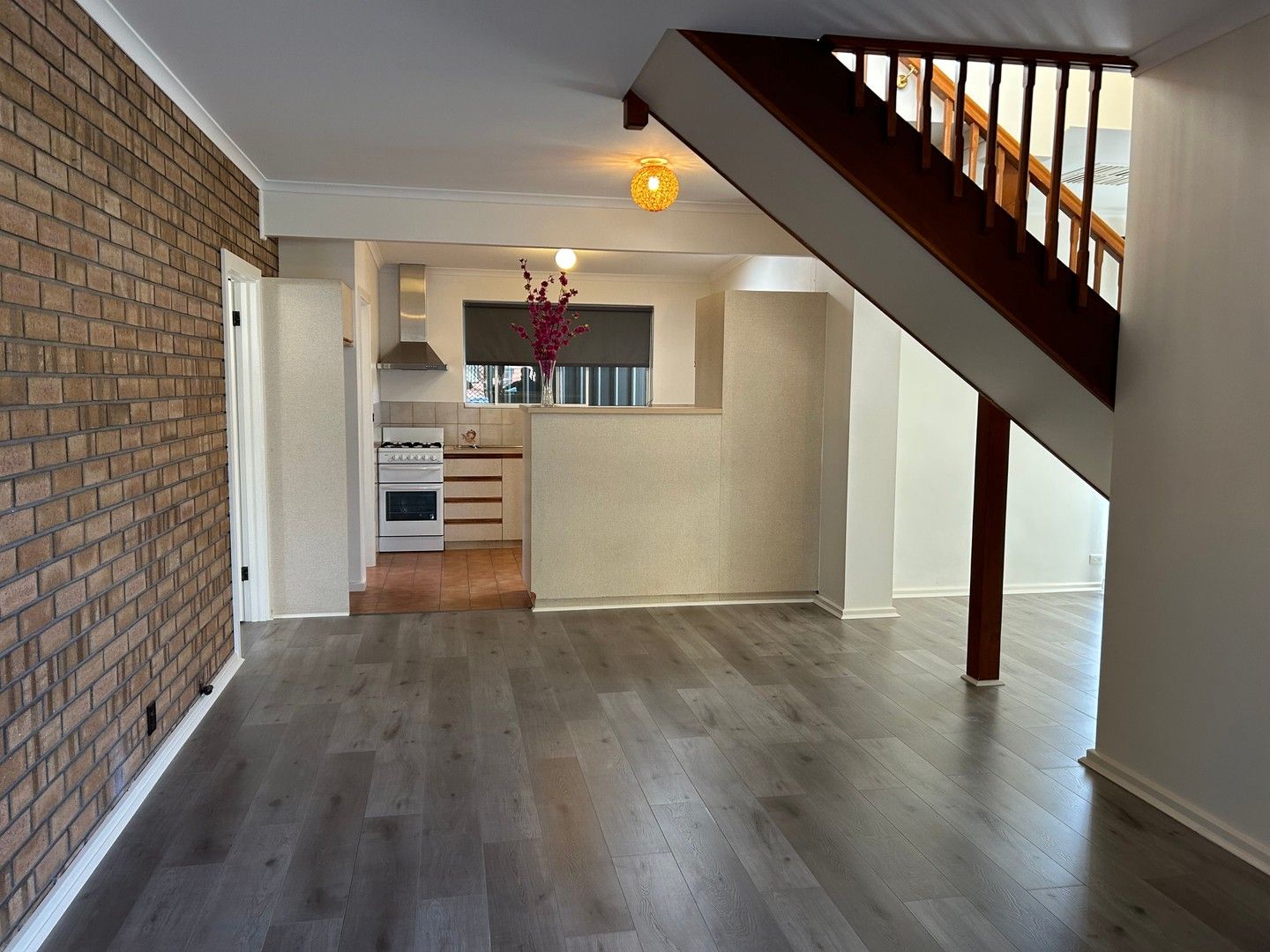 4 bedrooms House in 98 HALSEY ROAD HENLEY BEACH SOUTH SA, 5022