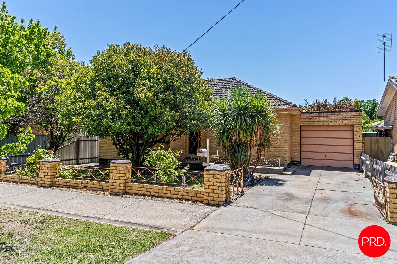2 bedrooms House in 21 Nish St FLORA HILL VIC, 3550