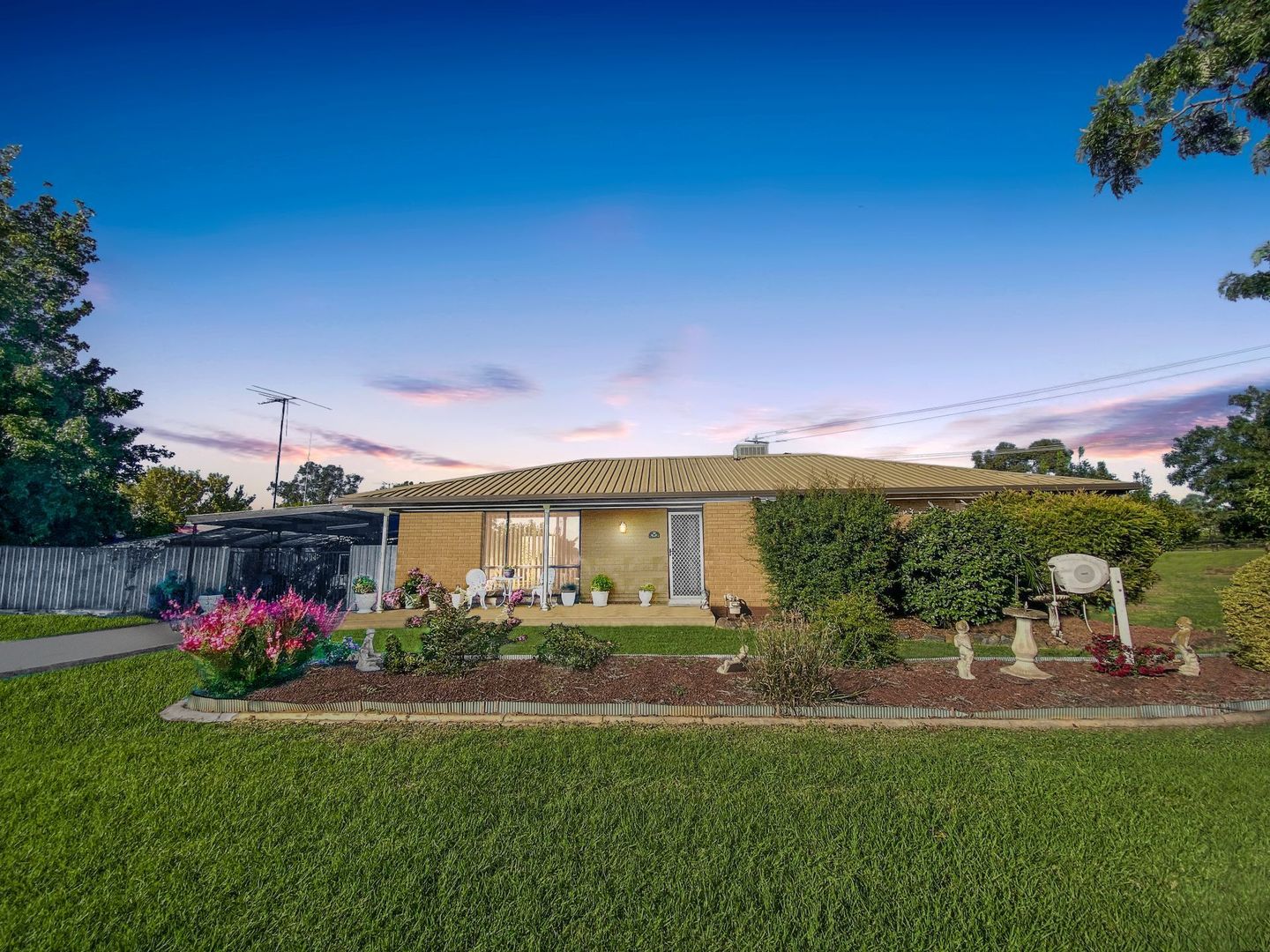 3 bedrooms House in 10 Scott Street RUTHERGLEN VIC, 3685