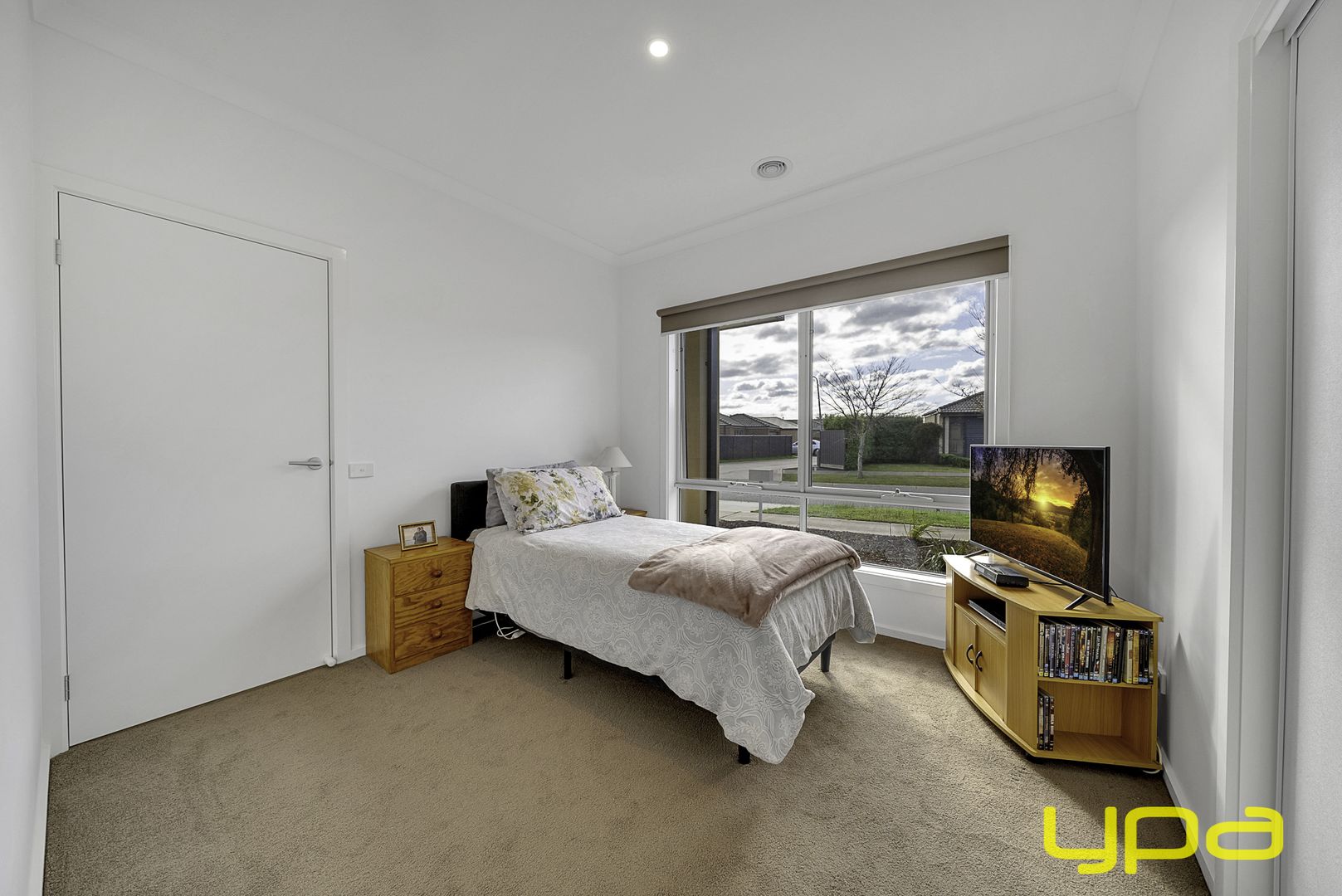 12 Caliche Place, Cranbourne East VIC 3977, Image 2