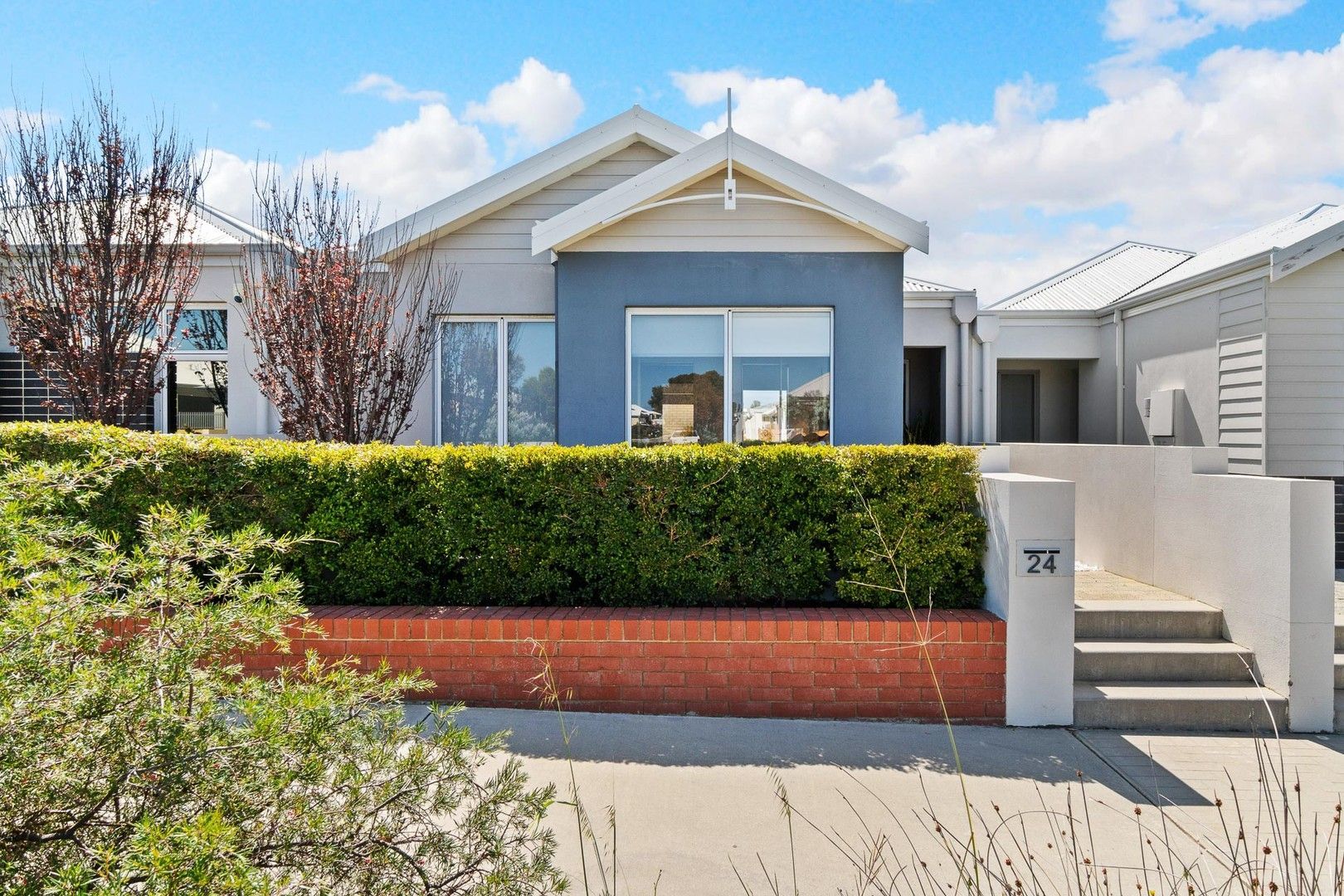3 bedrooms House in 24 Piazza Link ALKIMOS WA, 6038